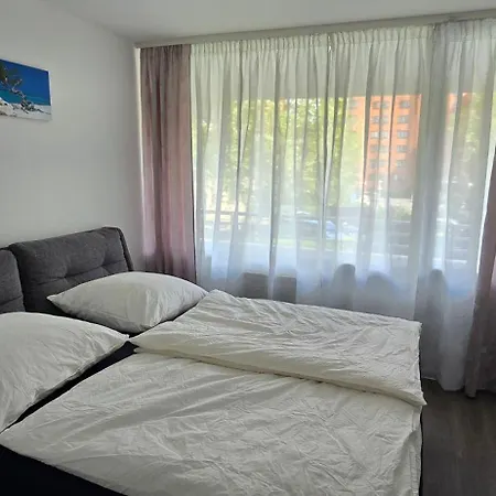 Zimmer Mit Doppelbett Und Gemeinsames Bad Dusseldorf